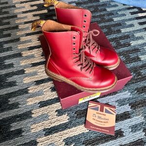 Dr. Martens oxblood Red Leather Boots 1460 10-eye England Made Man 7/ Women 8